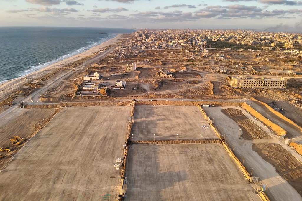 这项临时码头建设计划斥资至少3亿2000万美元。图为加沙海滩施工地点。（图取自以色列军队/法新社）