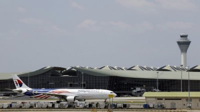 鲁昂火山喷发飞行高度受限 　民航局：尚未关闭机场及空域